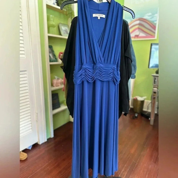 Evan Picone V-Neck Midi Dress - Picture 1 of 5